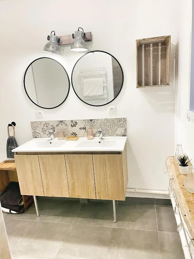 Saint-Malo : Bel Appartement -10Min A Pied Intra/Plages 0*,  France